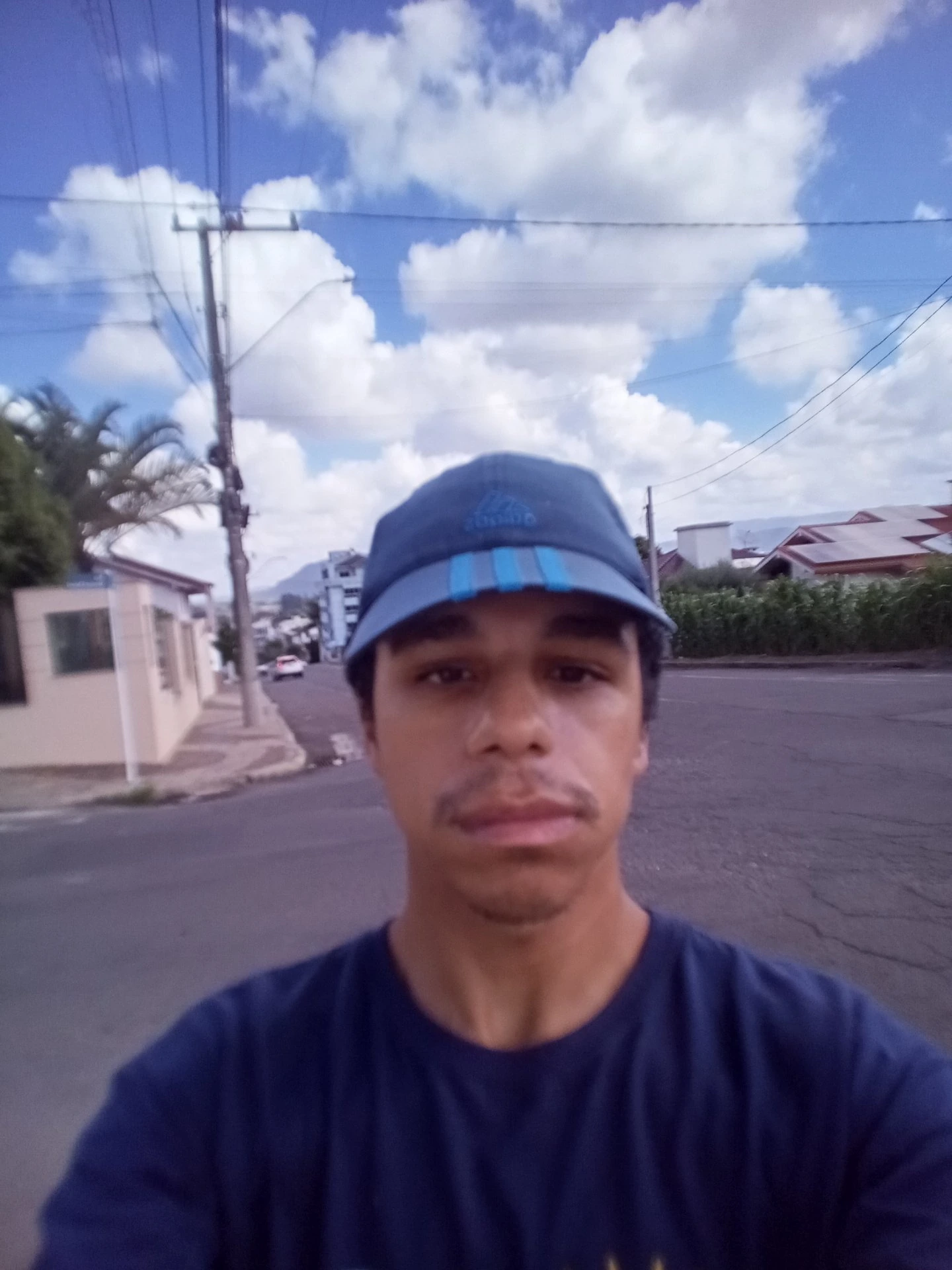 Juninnhuo, garoto de programa moreno corpo medio em Rio Pardo, RS - Real Prazer