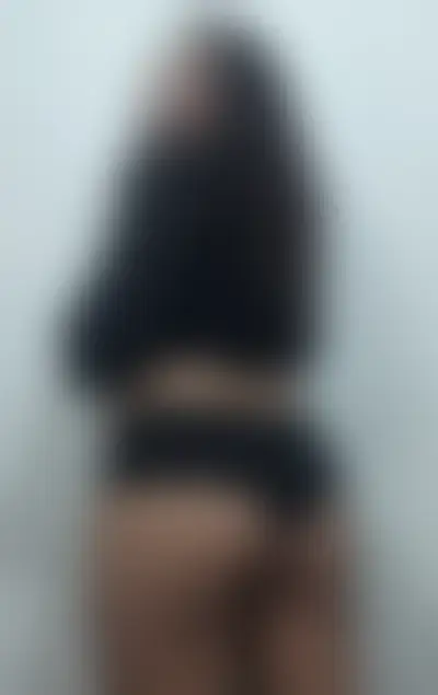 Lady Lindi, acompanhante morena de cabelos longos gordinha - Real Prazer