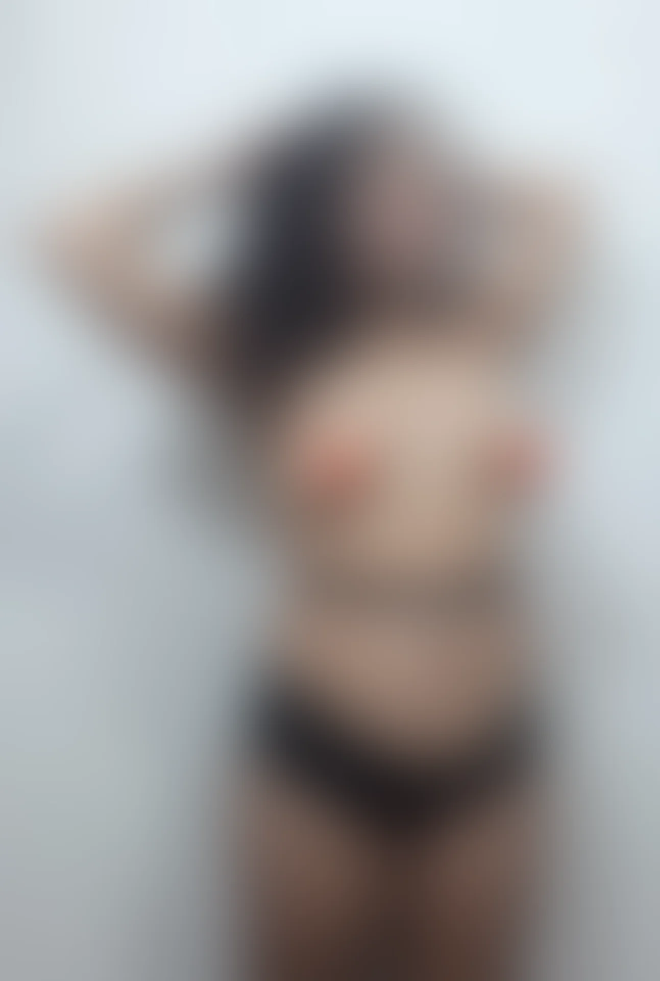 Lady Lindi, acompanhante morena de cabelos longos gordinha - Real Prazer