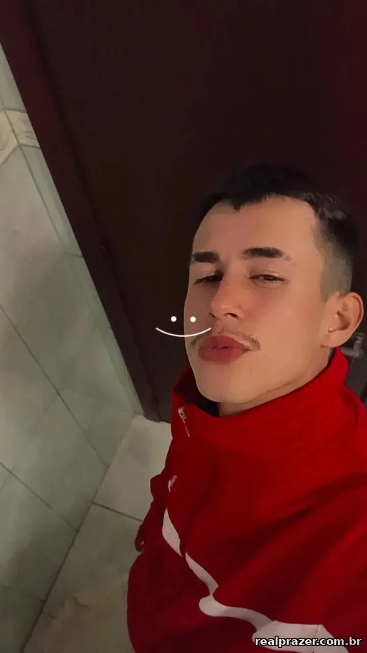 Laporte, garoto de programa castanho magro em Passo Fundo, RS - Real Prazer