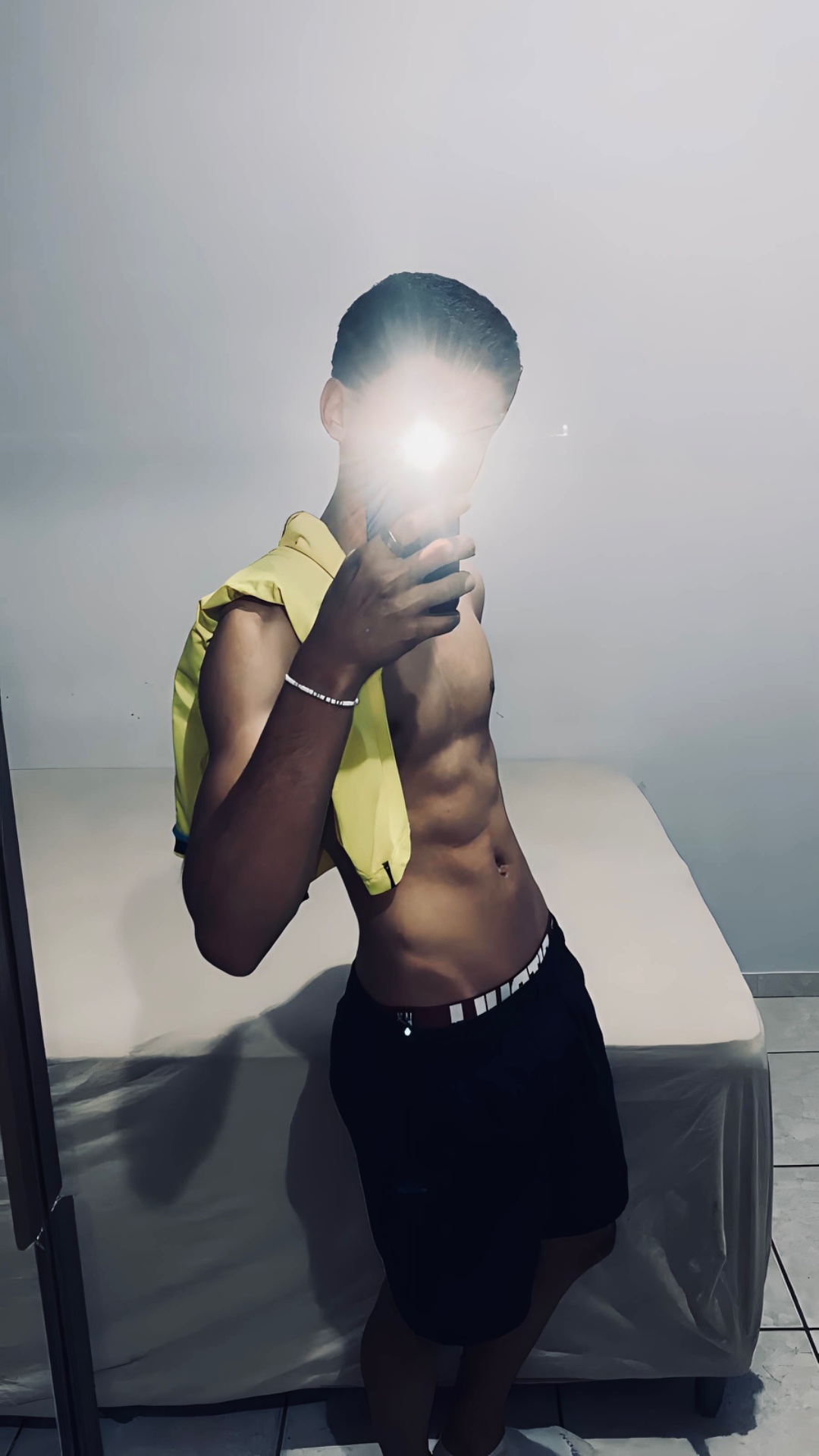 lucio, garoto de programa moreno magro em Goiânia, GO - Real Prazer