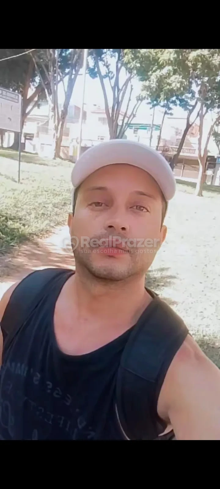 Nathan, garoto de programa castanho magro em Guarulhos, SP - Real Prazer