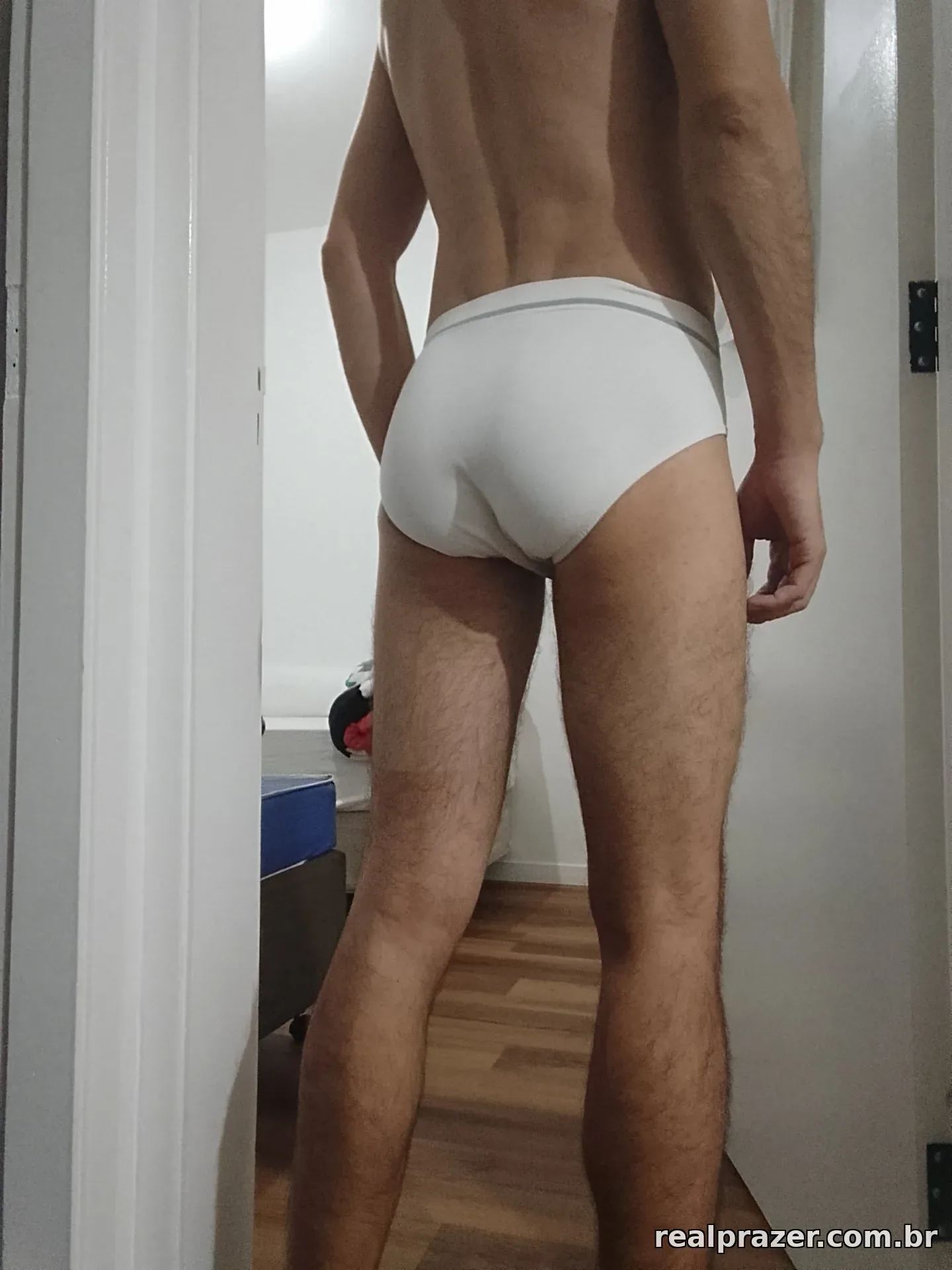 Peter, garoto de programa castanho corpo medio em São Paulo, SP - Real Prazer