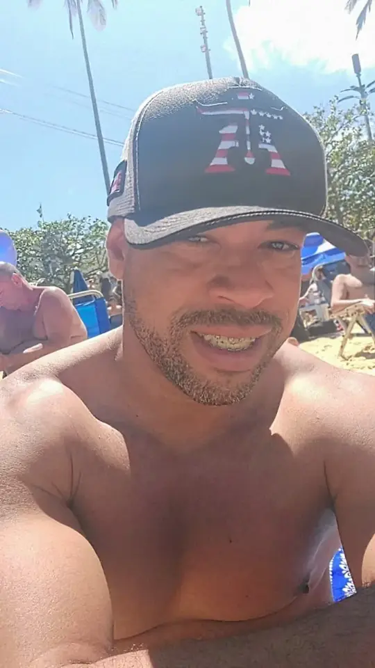 Tarcísio Wolff, garoto de programa castanho atletico em Brasília, DF - Real Prazer