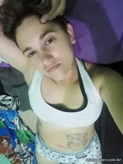 Tatuadinha apertadinha karolaynne, acompanhante castanha corpo medio - Real Prazer