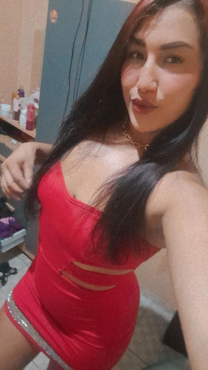 Anny, acompanhante ruiva corpo medio em Moreno, PE - Real Prazer