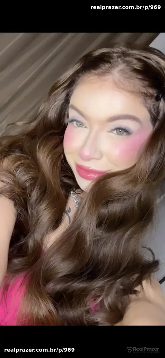 Barbie Bloom, acompanhante loira de cabelos longos slim em São Paulo, SP - Real Prazer