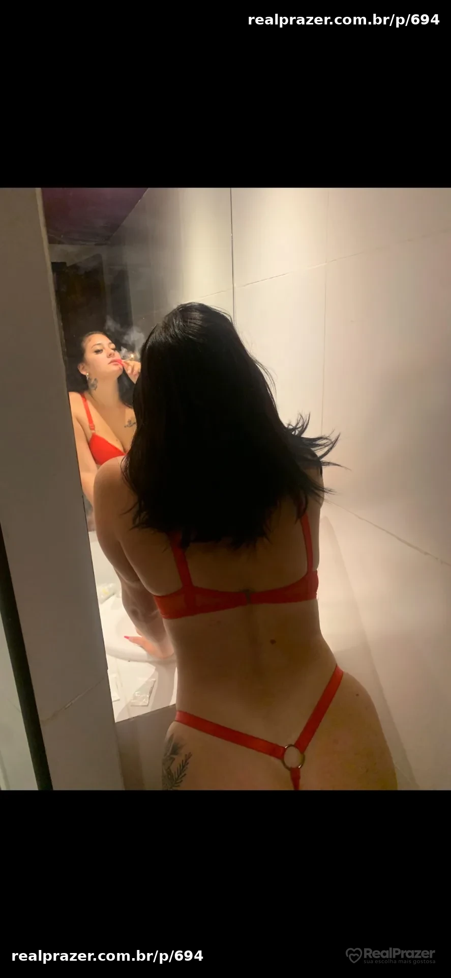 Beatriz, acompanhante morena de cabelos longos curvilinea em São Paulo, SP - Real Prazer