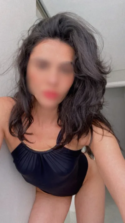 Déborah, acompanhante castanha de cabelos longos magra em São Paulo, SP - Real Prazer Déborah, acompanhante castanha de cabelos longos magra em São Paulo, SP - Real Prazer