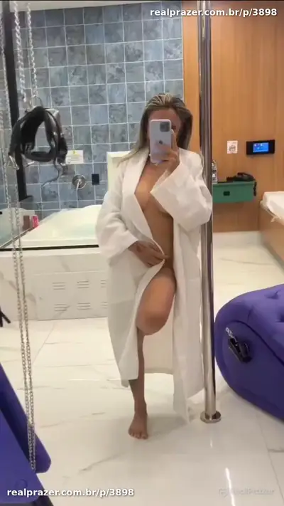 Gaby costa, acompanhante loira de cabelos longos corpo medio em Cuiabá, MT - Real Prazer