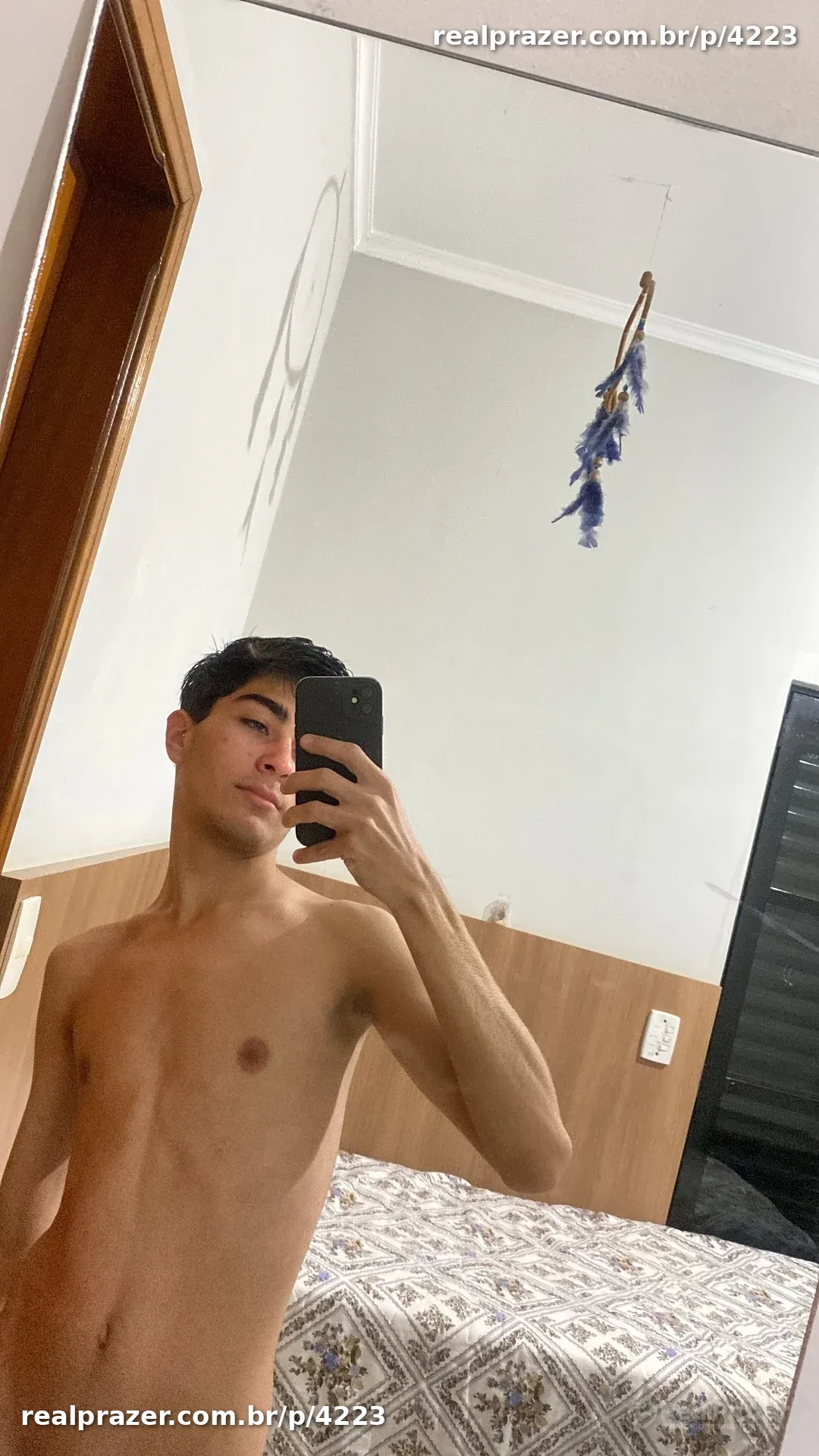 Guilherme, garoto de programa castanho magro em Ribeirão Preto, SP - Real Prazer