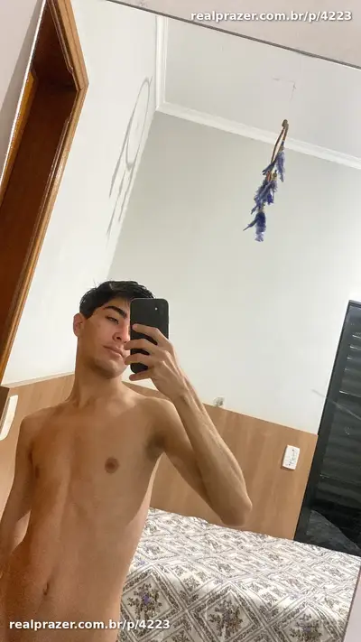 Guilherme, garoto de programa castanho magro em Ribeirão Preto, SP - Real Prazer