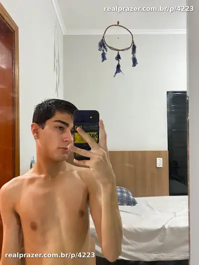 Guilherme, garoto de programa castanho magro em Ribeirão Preto, SP - Real Prazer Guilherme, garoto de programa castanho magro em Ribeirão Preto, SP - Real Prazer