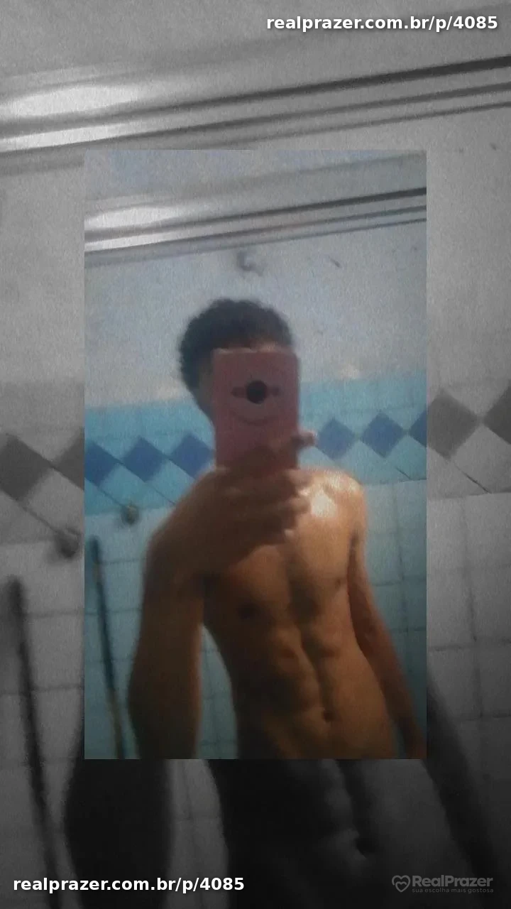 Hero, garoto de programa moreno magro em Londrina, PR - Real Prazer
