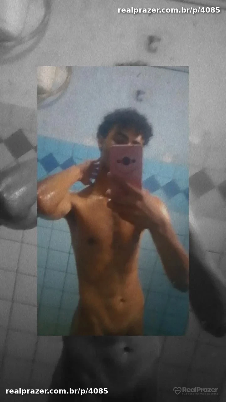 Hero, garoto de programa moreno magro em Londrina, PR - Real Prazer