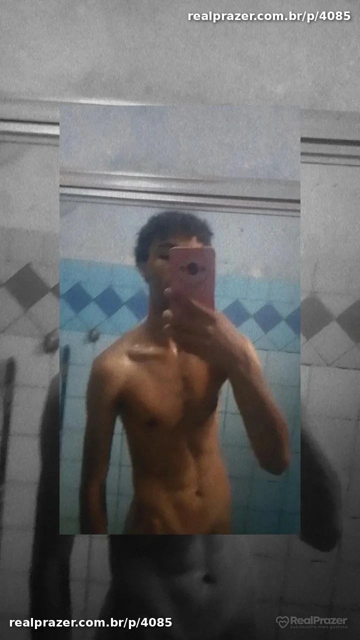 Hero, garoto de programa moreno magro em Londrina, PR - Real Prazer