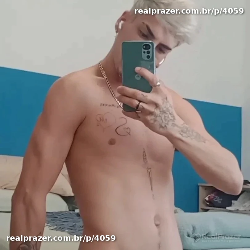 Jayne Calamidad, acompanhante morena de cabelos longos magra em Balneário Camboriú, SC - Real Prazer