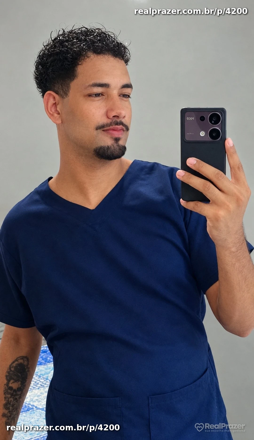 José Massoterapeuta, garoto de programa moreno magro em Santa Cruz do Capibaribe, PE - Real Prazer