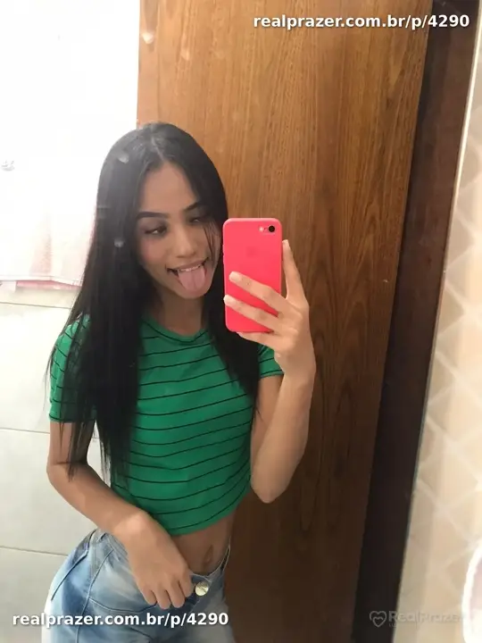 Lara Castro, acompanhante morena magra em São José do Rio Preto, SP - Real Prazer