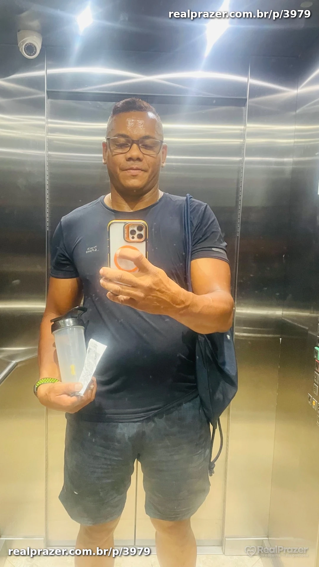 Léo, garoto de programa moreno atletico em Salvador, BA - Real Prazer