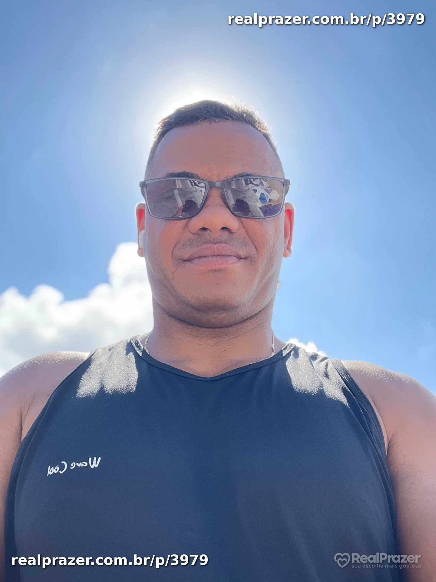 Léo, garoto de programa moreno atletico em Salvador, BA - Real Prazer