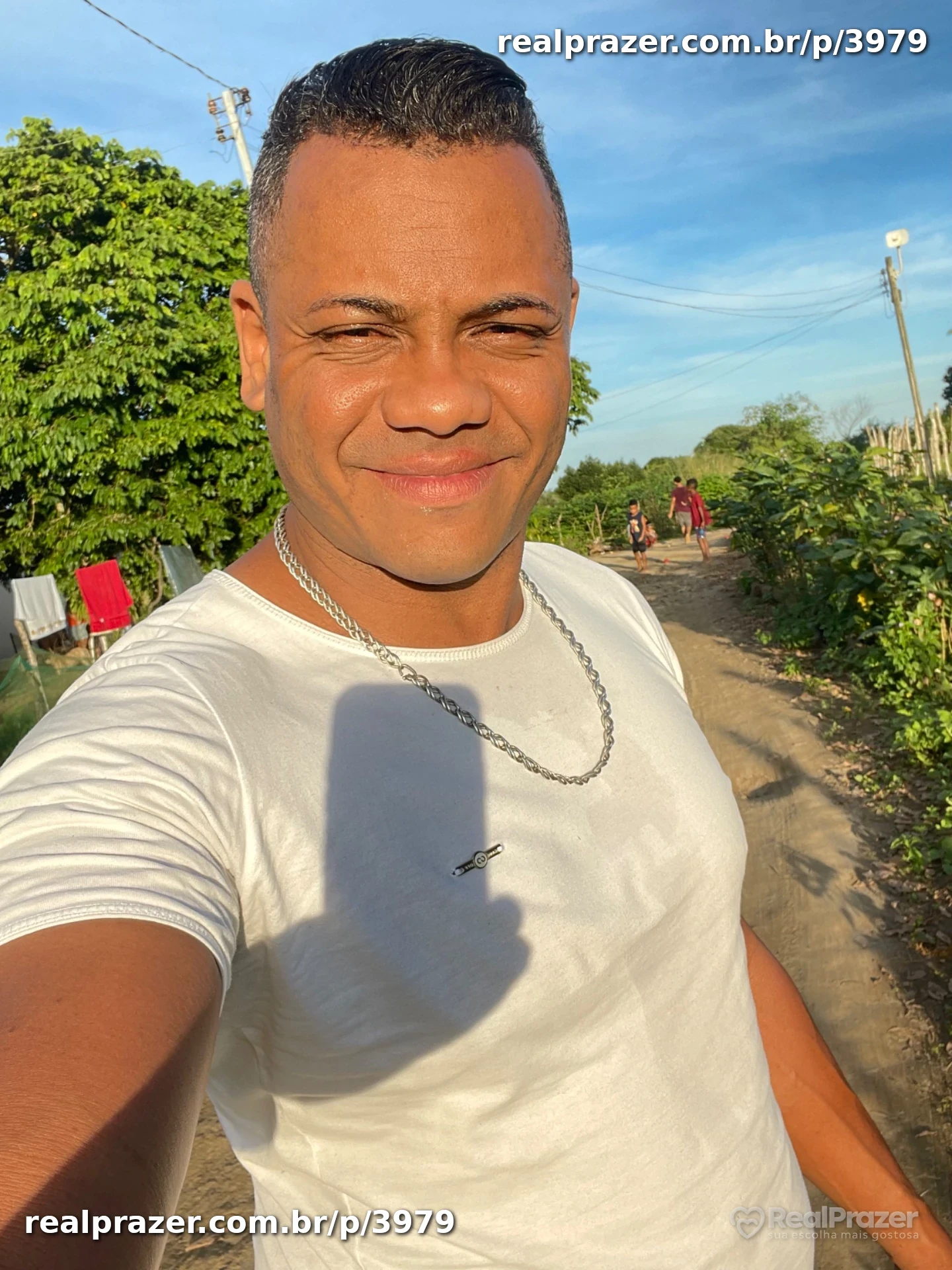 Léo, garoto de programa moreno atletico em Salvador, BA - Real Prazer