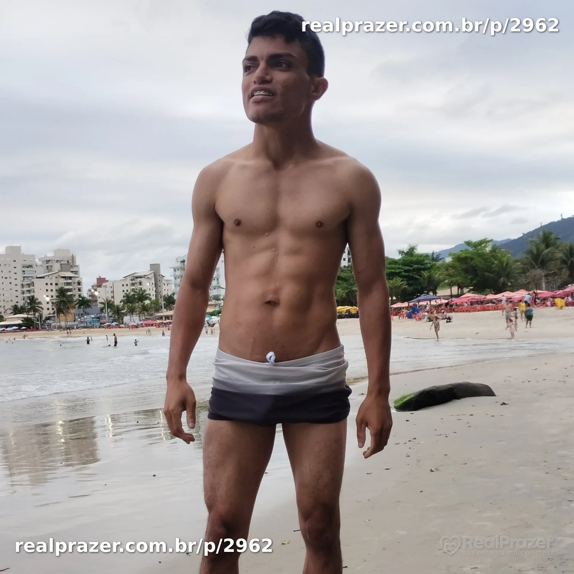 Lucas Cordeiro, garoto de programa ruivo de cabelos longos atletico em Caraguatatuba, SP - Real Prazer