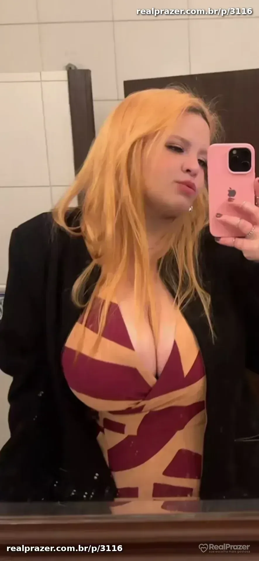 Mia, acompanhante ruiva de cabelos longos gostosa em São Paulo, SP - Real Prazer