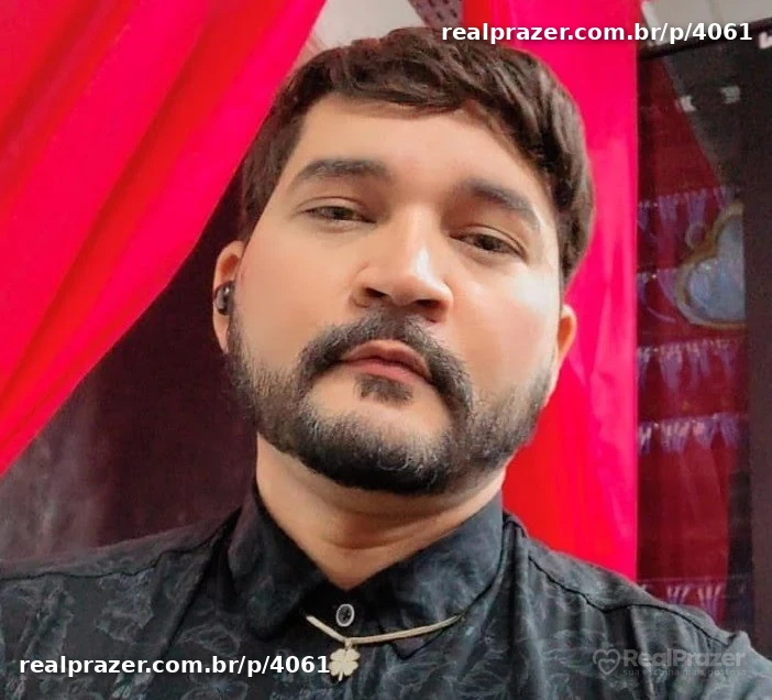 MICHAEL garoto de programa gay em Umbaúba
