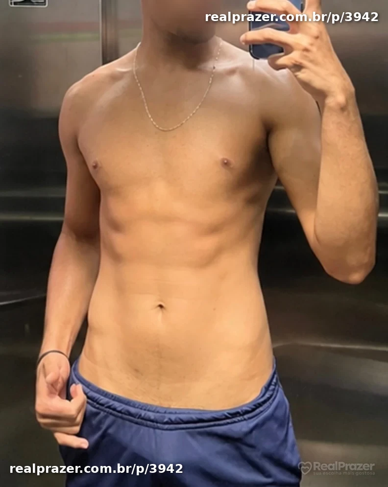 Novinho Hot, garoto de programa castanho atletico em Contagem, MG - Real Prazer