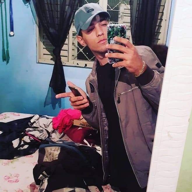 Patrick, garoto de programa castanho corpo medio em Curitiba, PR - Real Prazer