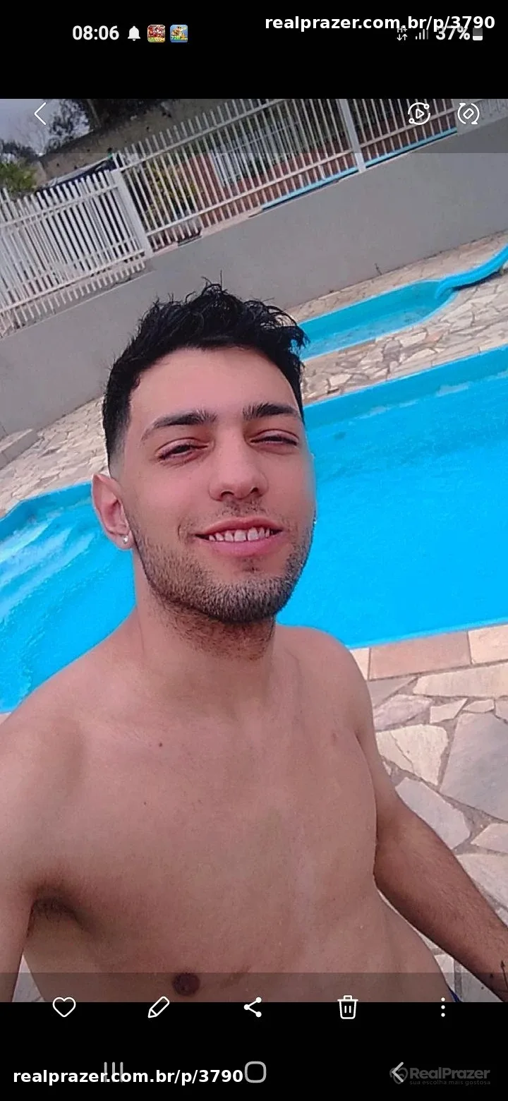 Patrick, garoto de programa castanho corpo medio em Curitiba, PR - Real Prazer