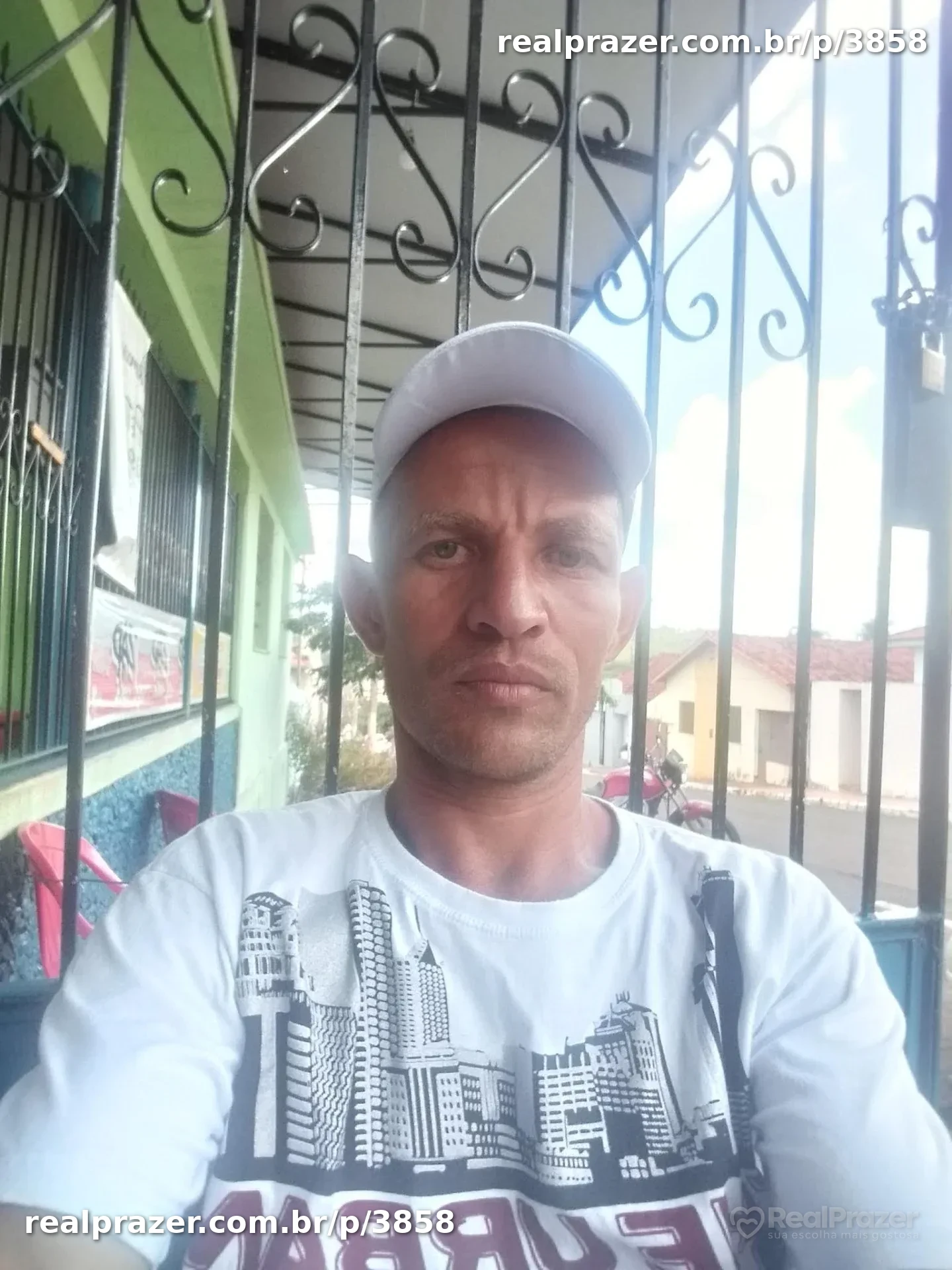 Pedreiro, garoto de programa em Jataí, GO - Real Prazer