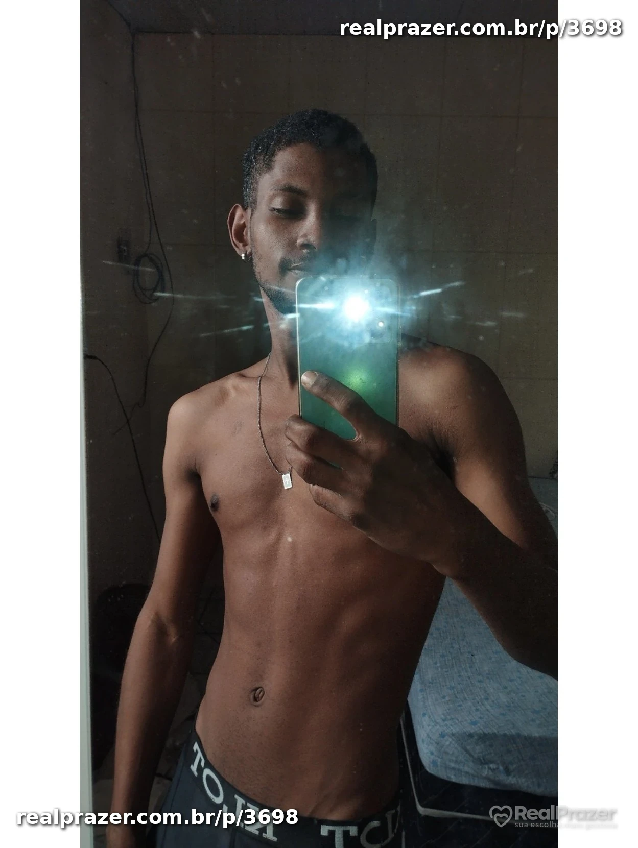Pedrin, garoto de programa moreno slim em Goiânia, GO - Real Prazer