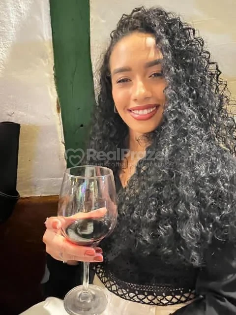 Sarah Cristina, acompanhante morena corpo medio em Rio Verde, GO - Real Prazer