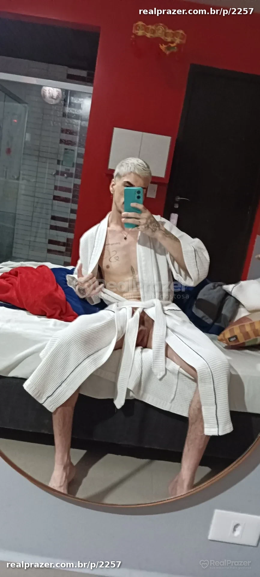 TotallSigillo, garoto de programa castanho magro em Curitiba, PR - Real Prazer