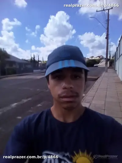 Jefferson Kerr, garoto de programa moreno magro em Caxias do Sul, RS - Real Prazer