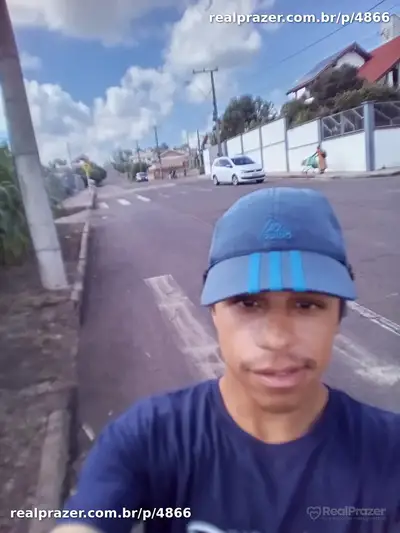Jefferson Kerr, garoto de programa moreno magro em Caxias do Sul, RS - Real Prazer