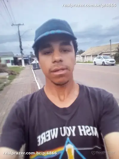 Jefferson Kerr, garoto de programa moreno magro em Caxias do Sul, RS - Real Prazer