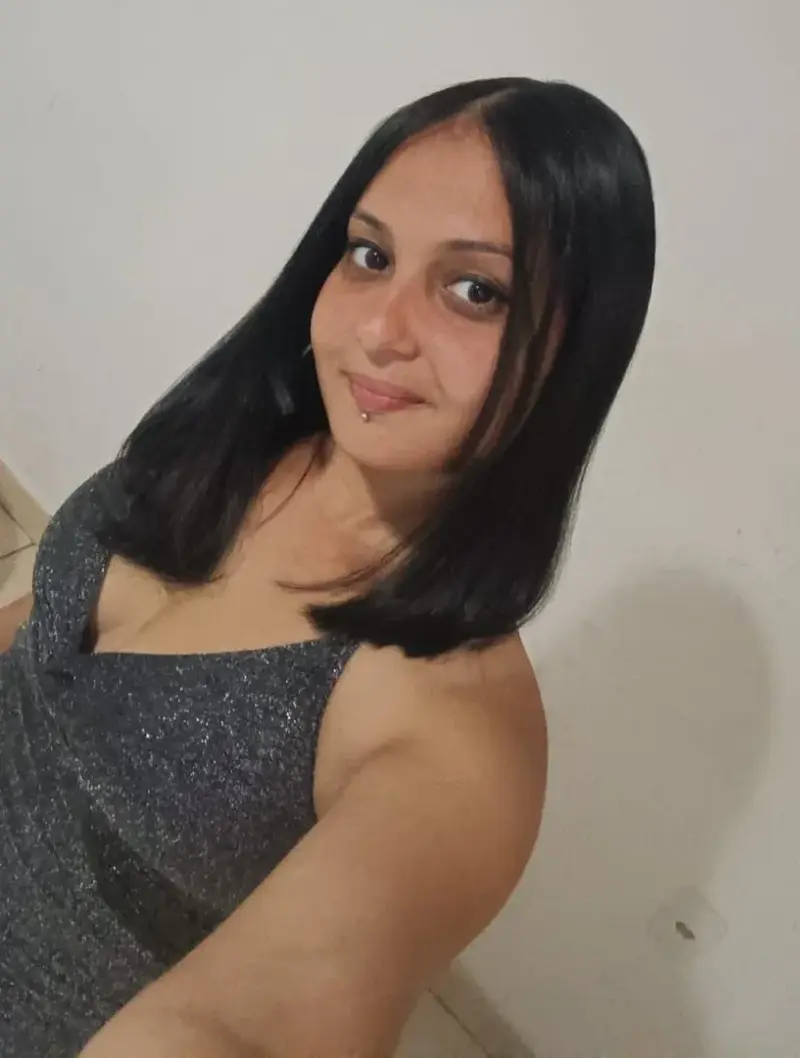 Laura, acompanhante castanha magra em Petrópolis, RJ - Real Prazer