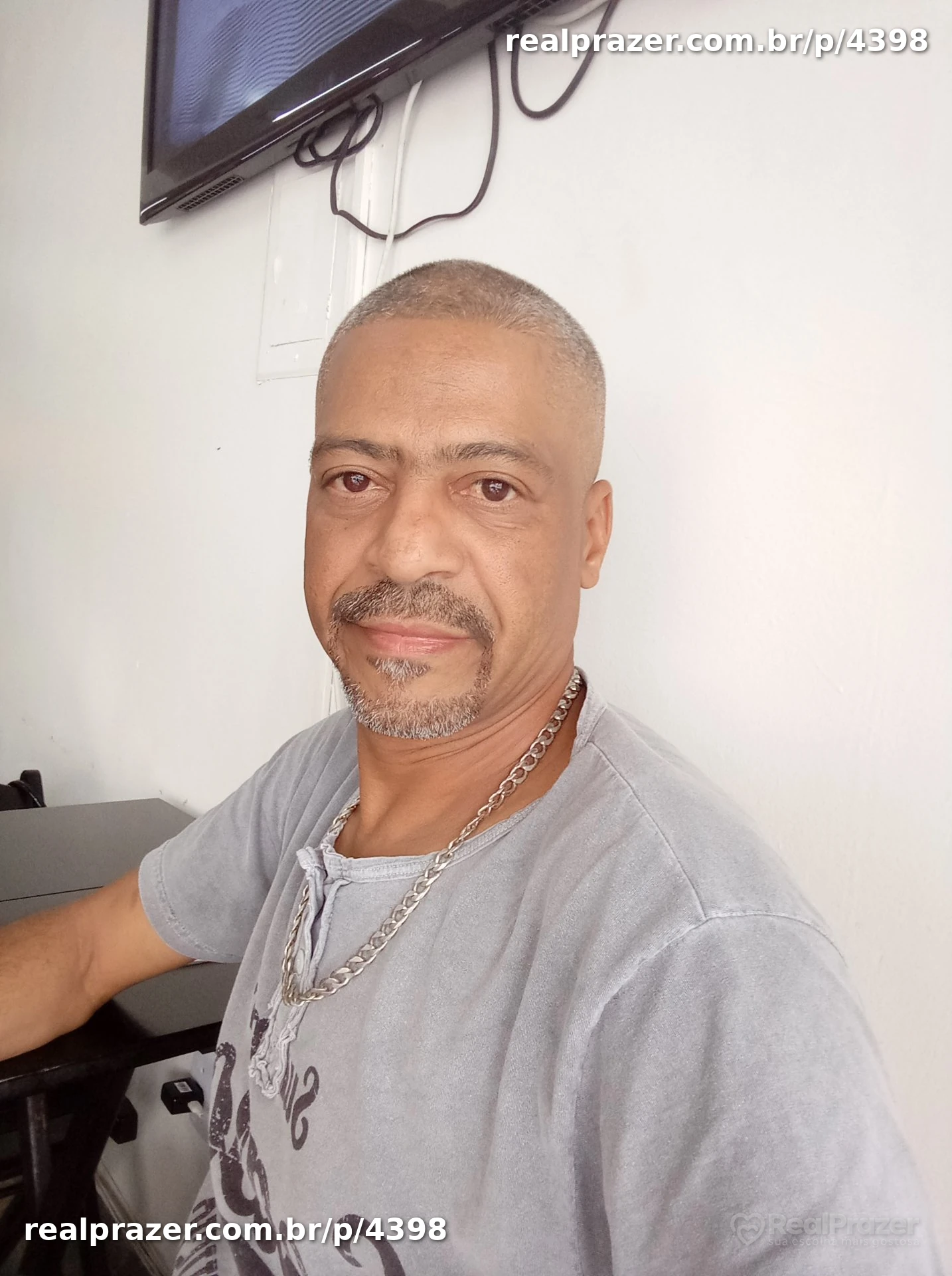 Leonardo atende mulheres, garoto de programa em Riacho Fundo, DF - Real Prazer