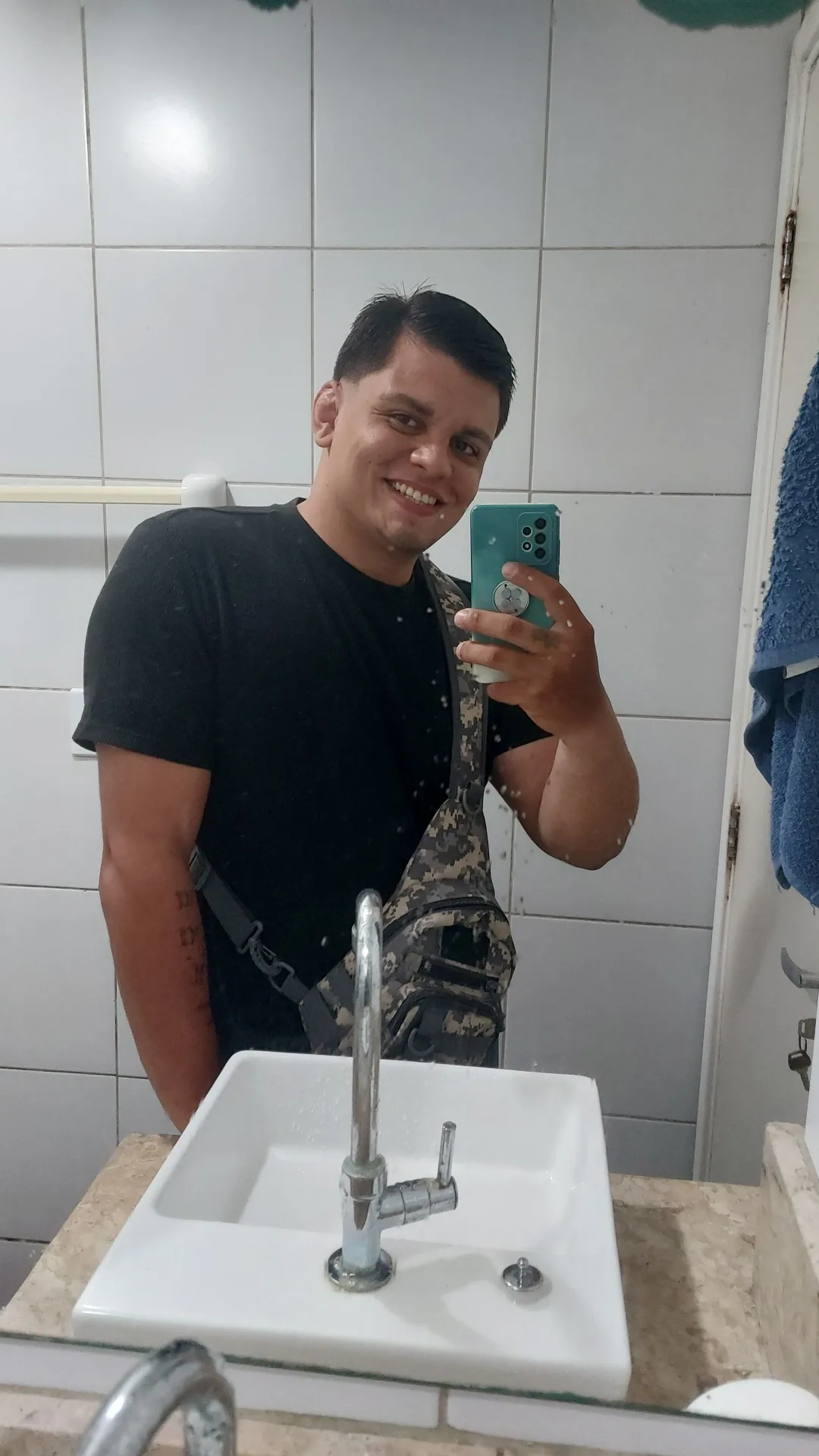 Leozinho 25, garoto de programa castanho definido em Maceió, AL - Real Prazer Leozinho 25, garoto de programa castanho definido em Maceió, AL - Real Prazer