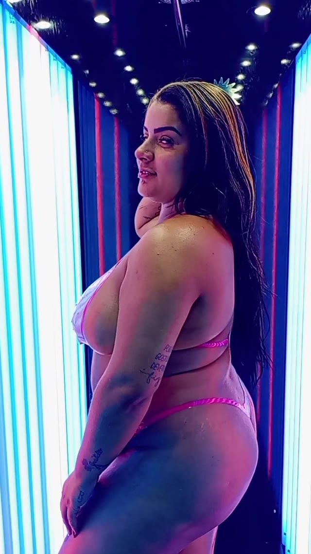 Video de Gaby, acompanhante morena de cabelos longos gordinha em São Paulo, SP - Real Prazer