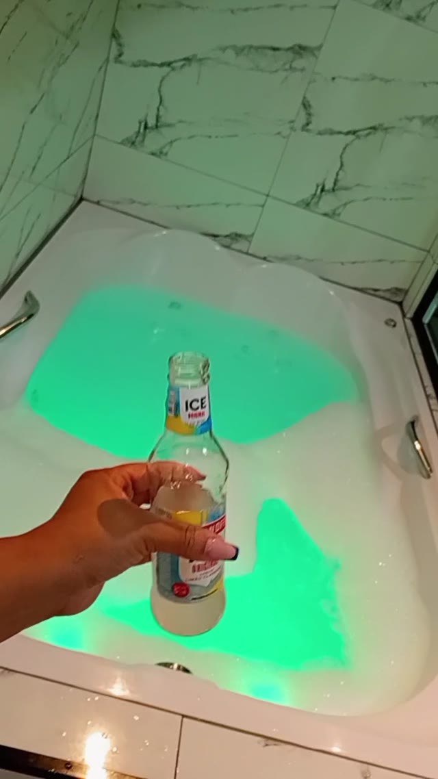 Video de Gaby, acompanhante morena de cabelos longos gordinha em São Paulo, SP - Real Prazer