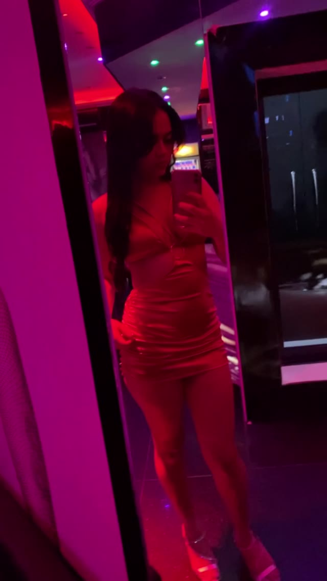Video de Lara, acompanhante morena de cabelos longos magra em Uberlândia, MG - Real Prazer