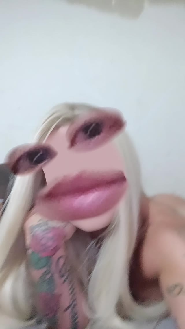 Video de Yasmin Japinha, acompanhante trans loira corpo medio em Betim, MG - Real Prazer
